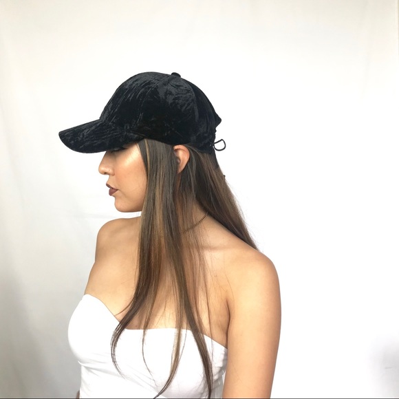 BCBG Accessories - • BCBG Crush Velvet Hat •